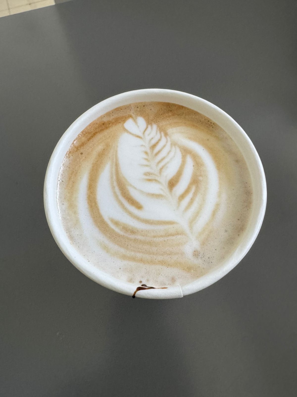 Latte art hoja rosetta