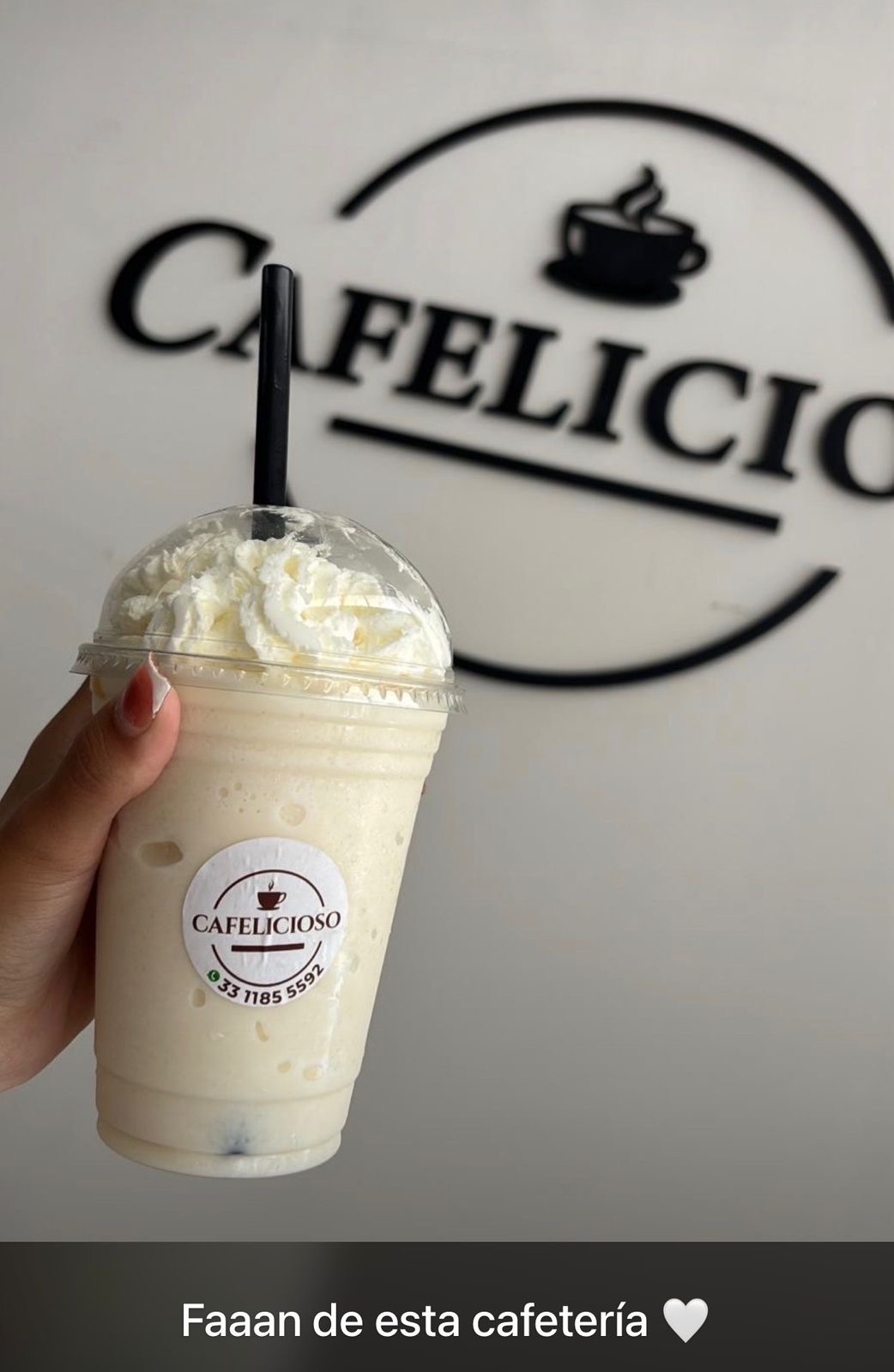 Frappe Cafelicioso con logo